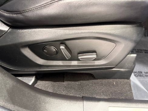 Used 2023 Ford Explorer Limited image 21