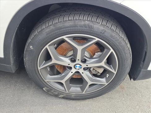 Used 2019 BMW X1 xDrive28i w/ Convenience Package image 5