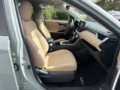 Certified 2020 Toyota RAV4 XLE w/ Convenience Package image 25