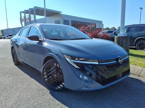 New 2026 Nissan Sentra SR FWD image 1