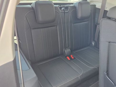 Used 2020 Volkswagen Tiguan S FWD image 16