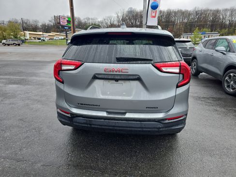 Used 2023 GMC Terrain SLE w/ Driver Convenience Package AWD/4WD image 3