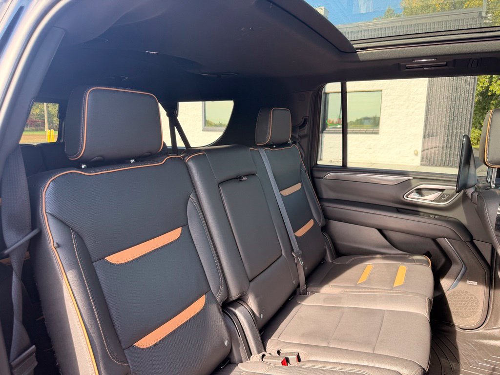 Used 2023 GMC Yukon XL AT4 w/ AT4 Premium Plus Package AWD/4WD image 32