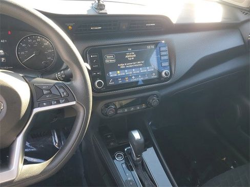 Used 2021 Nissan Kicks SV image 22