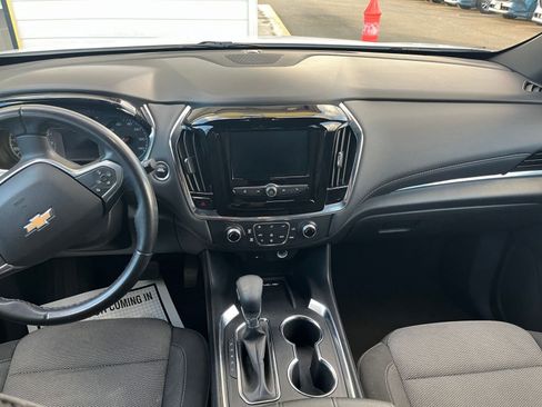 Used 2023 Chevrolet Traverse LT image 32