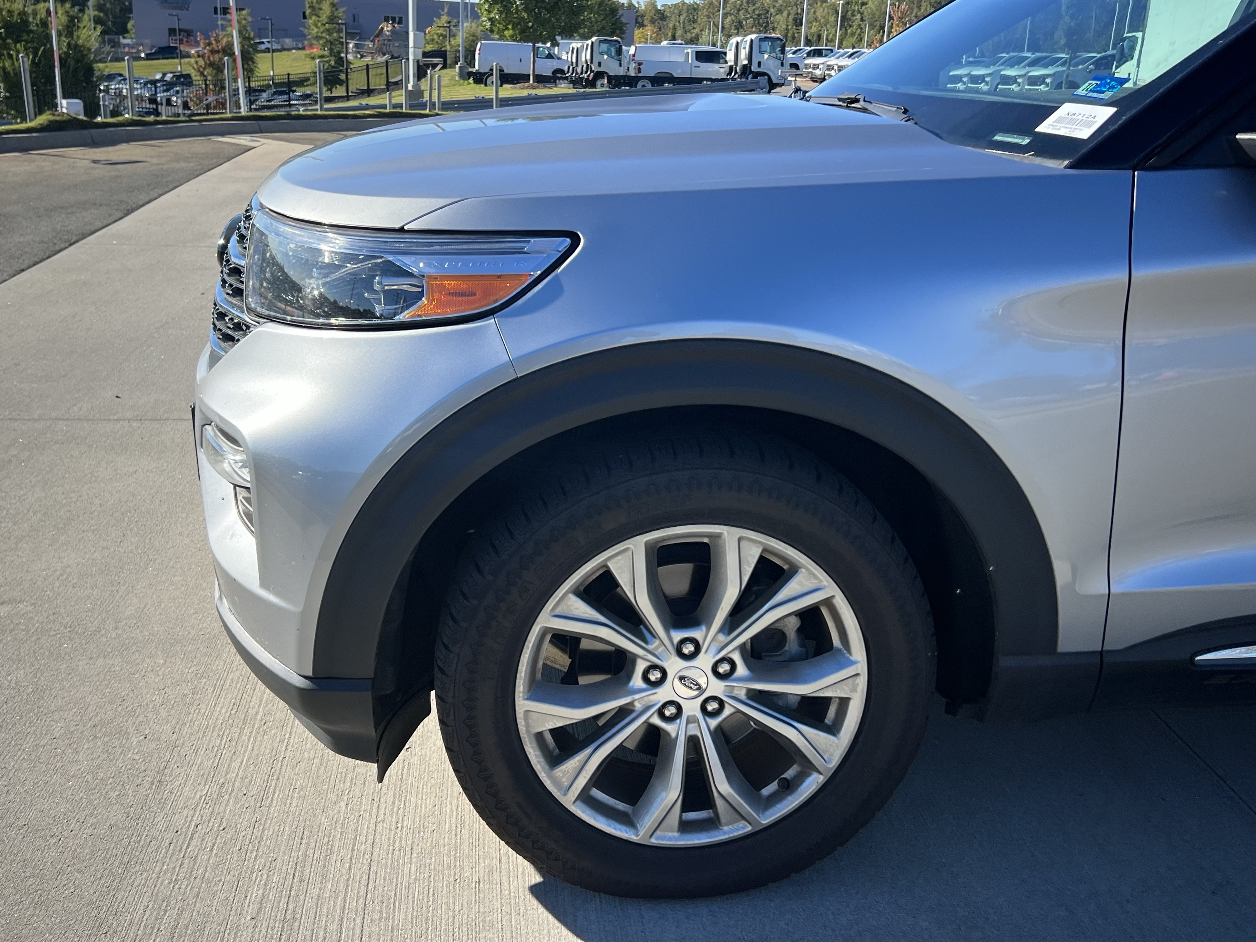 Used 2021 Ford Explorer XLT w/ Equipment Group 202A RWD image 29