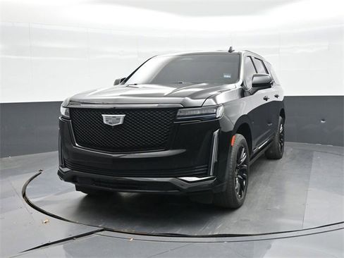 Used 2024 Cadillac Escalade Sport w/ LPO, ONYX Package image 17