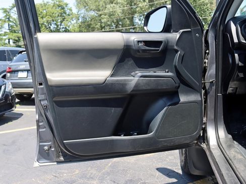 Used 2019 Toyota Tacoma SR w/ SX Package AWD/4WD image 30