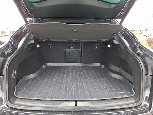 Used 2024 Maserati Levante GT Ultima image 28