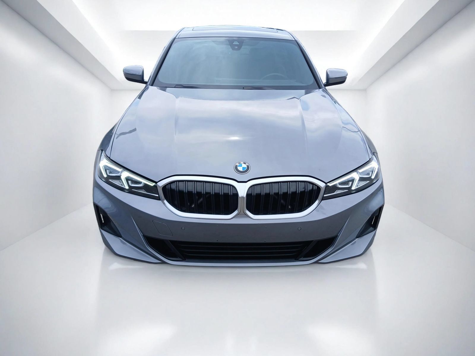 Used 2024 BMW 330i Sedan w/ Convenience Package RWD image 5
