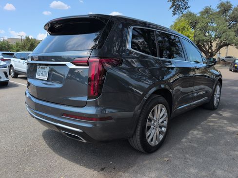 Used 2020 Cadillac XT6 Premium Luxury FWD image 3