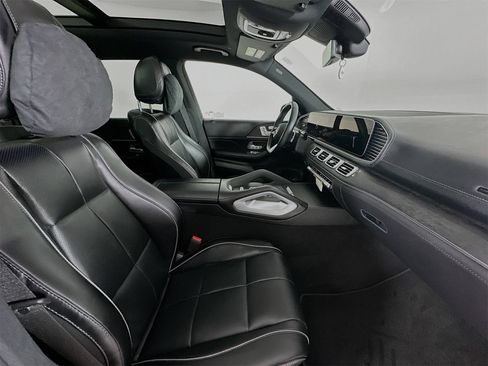 New 2026 Mercedes-Benz GLS 580 4MATIC image 32