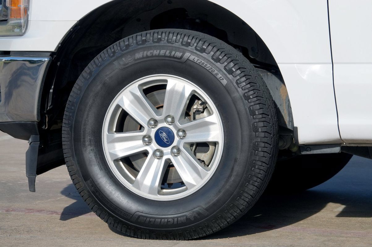 Used 2018 Ford F150 XLT w/ Equipment Group 301A Mid RWD image 25