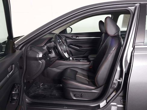 Used 2025 Nissan Altima 2.5 SR image 25