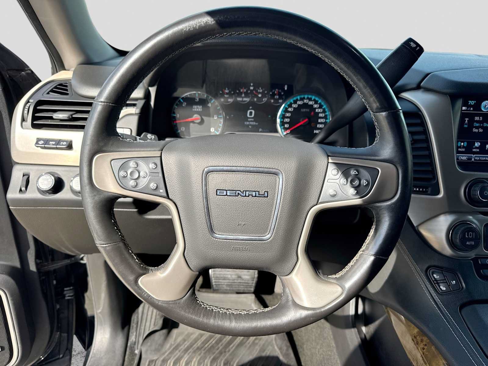 Used 2017 GMC Yukon Denali AWD/4WD image 25