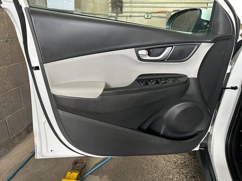 Used 2023 Hyundai Kona SEL FWD image 17