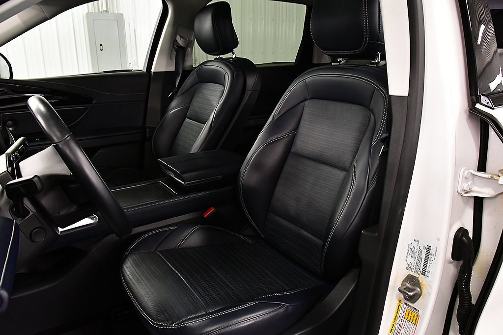 Used 2024 Lincoln Nautilus Reserve w/ Equipment Group 202A AWD/4WD image 29