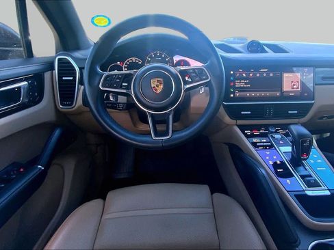 Used 2022 Porsche Cayenne AWD/4WD image 6