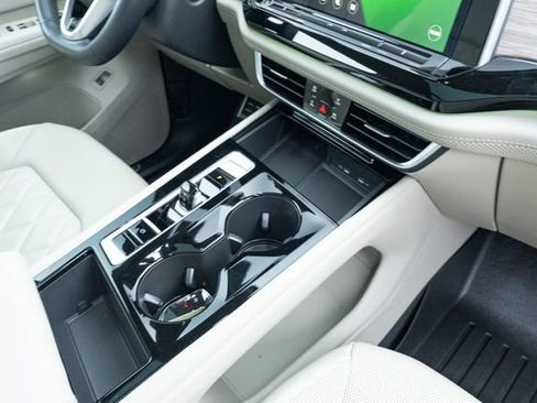 Certified 2024 Volkswagen Atlas SEL Premium R-Line image 45