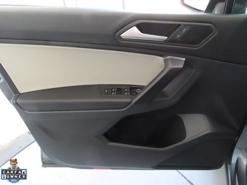 Used 2021 Volkswagen Tiguan SE R-Line FWD image 10