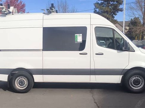 Used 2023 Mercedes-Benz Sprinter 2500 image 2