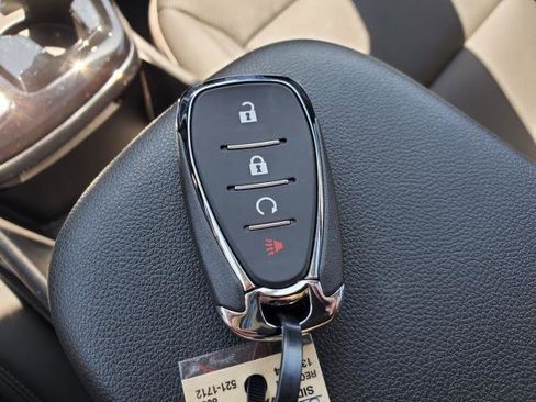 Used 2025 Chevrolet Trax ACTIV w/ Sunroof Package image 24