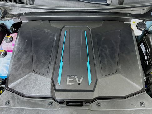 Used 2024 Hyundai Ioniq 5 SE image 32