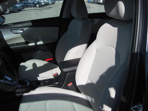 Used 2023 Kia Forte LXS image 10