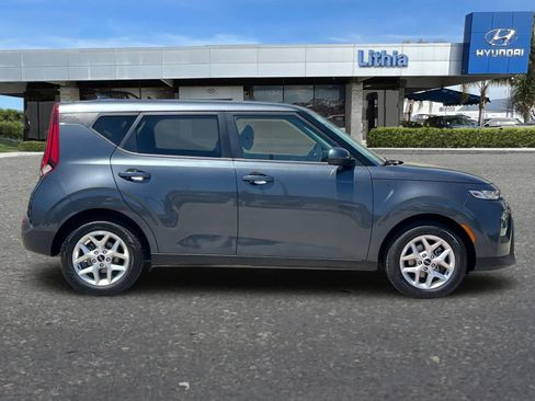 Used 2022 Kia Soul LX w/ Technology Package FWD image 9