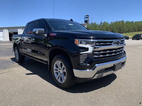 Used 2024 Chevrolet Silverado 1500 LTZ w/ LTZ Premium Package AWD/4WD image 11