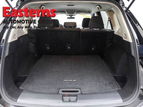 Used 2022 Nissan Rogue SV AWD/4WD image 9