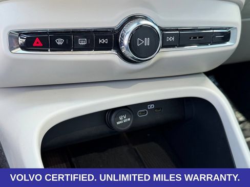 Certified 2026 Volvo XC40 B5 Plus AWD/4WD image 21