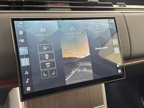 New 2026 Land Rover Range Rover SE image 14