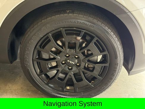 Used 2022 Kia Telluride SX w/ SX Prestige Package image 2