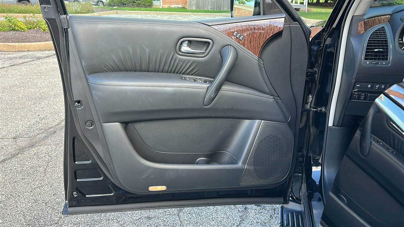 Certified 2019 Nissan Armada Platinum w/ Captain's Chairs Package AWD/4WD image 16
