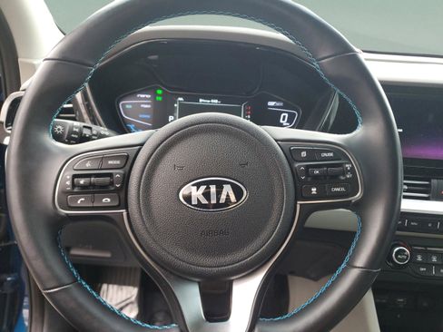 Used 2021 Kia Niro EX Premium image 19