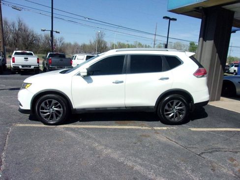 Used 2015 Nissan Rogue SL image 2