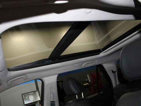 Used 2023 Honda Pilot Touring image 42