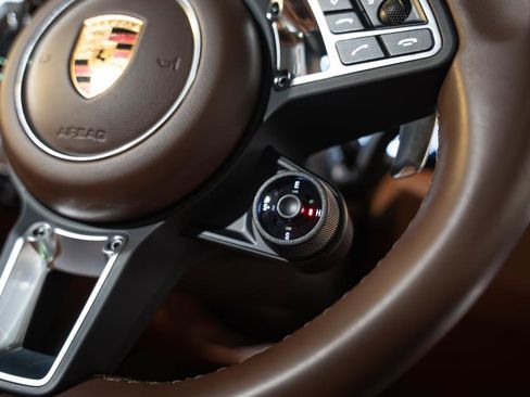 Used 2022 Porsche Cayenne Turbo S AWD/4WD image 17