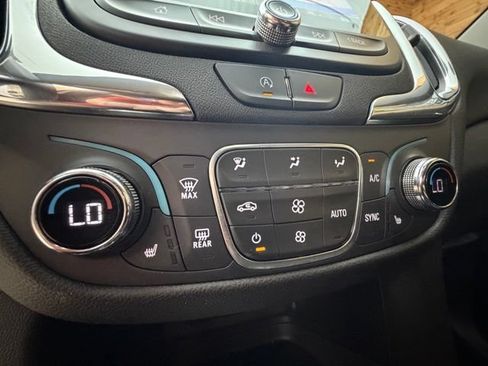 Used 2024 Chevrolet Equinox LT AWD/4WD image 26