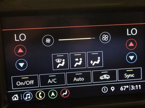 Used 2019 GMC Sierra 1500 SLT w/ SLT Premium Plus Package AWD/4WD image 28