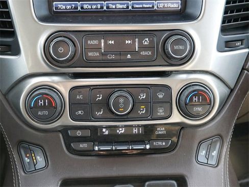 Used 2020 Chevrolet Suburban LT w/ Luxury Package image 21