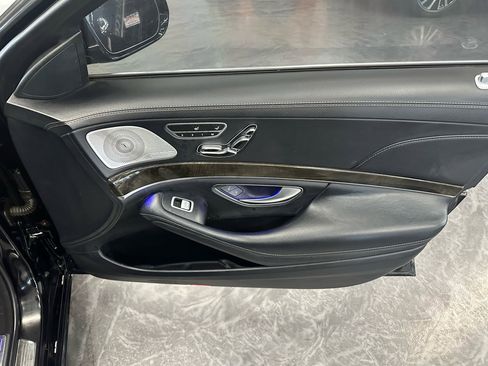 Used 2014 Mercedes-Benz S 550 Sedan w/ Premium 1 Package image 11