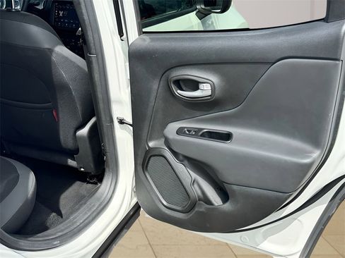 Used 2023 Jeep Renegade Trailhawk image 29