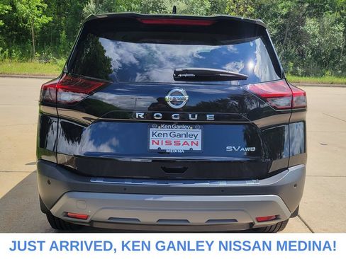 Certified 2023 Nissan Rogue SV AWD/4WD image 4