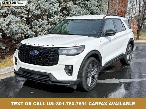 Used 2025 Ford Explorer ST-Line w/ ST-Line Street Pack AWD/4WD image 3