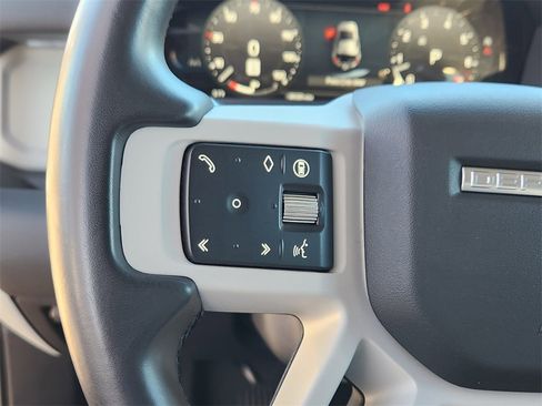 Used 2024 Land Rover Defender 110 S image 8