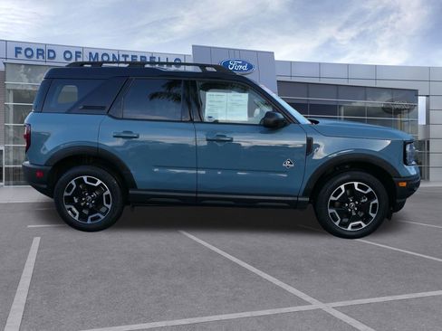 Used 2022 Ford Bronco Sport Outer Banks image 2