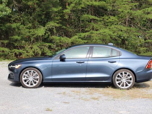 Used 2021 Volvo S60 T6 Momentum AWD/4WD image 39