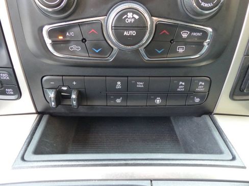 Used 2018 RAM 1500 Big Horn AWD/4WD image 36
